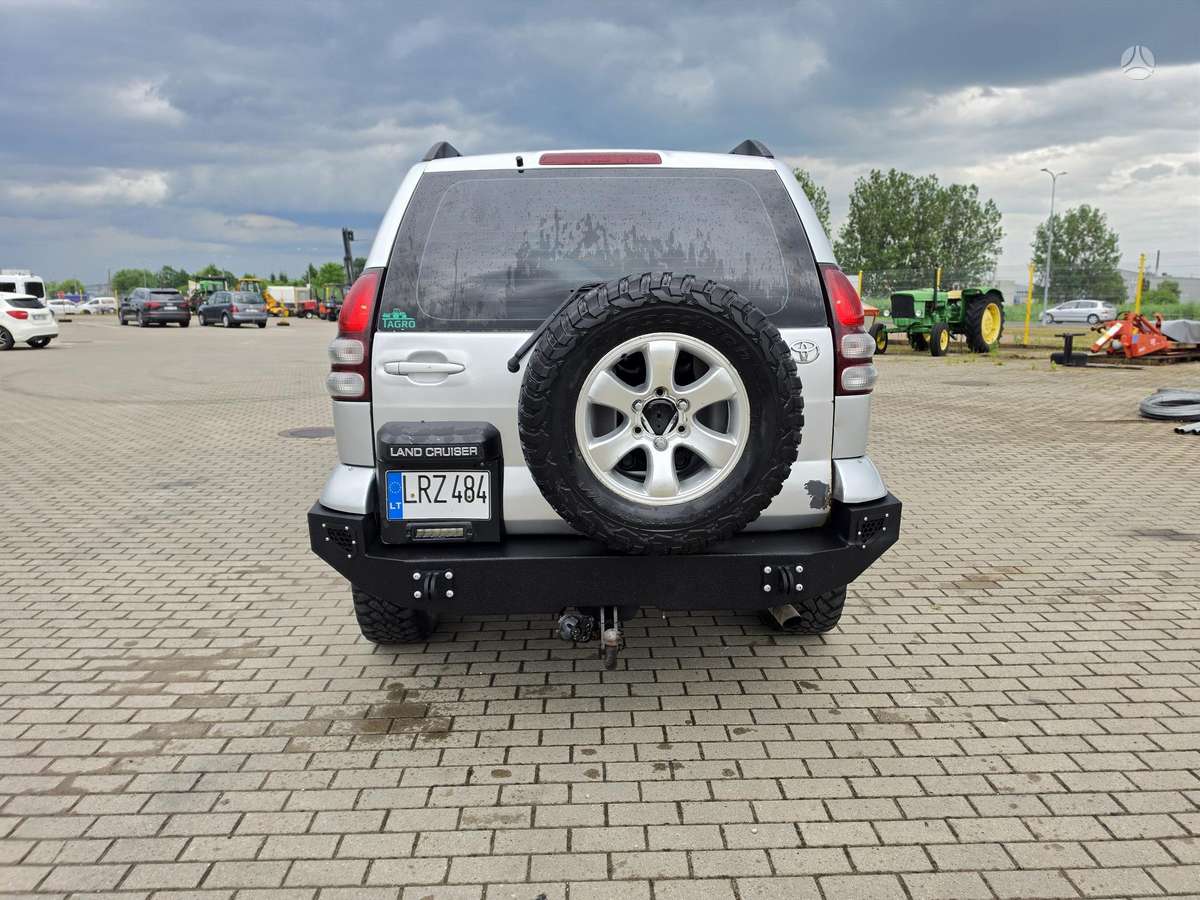 Toyota Land Cruiser - 4