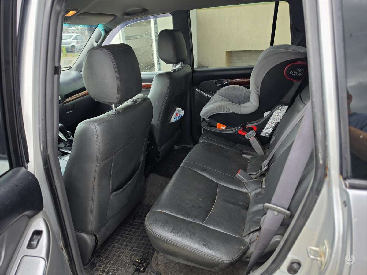 Toyota Land Cruiser - 10