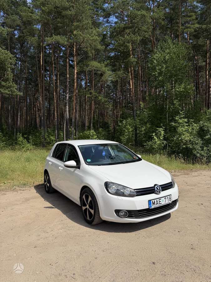 Volkswagen Golf - 1