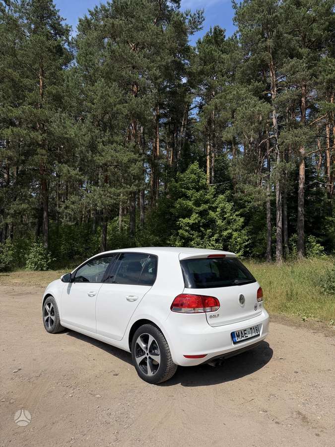 Volkswagen Golf - 9