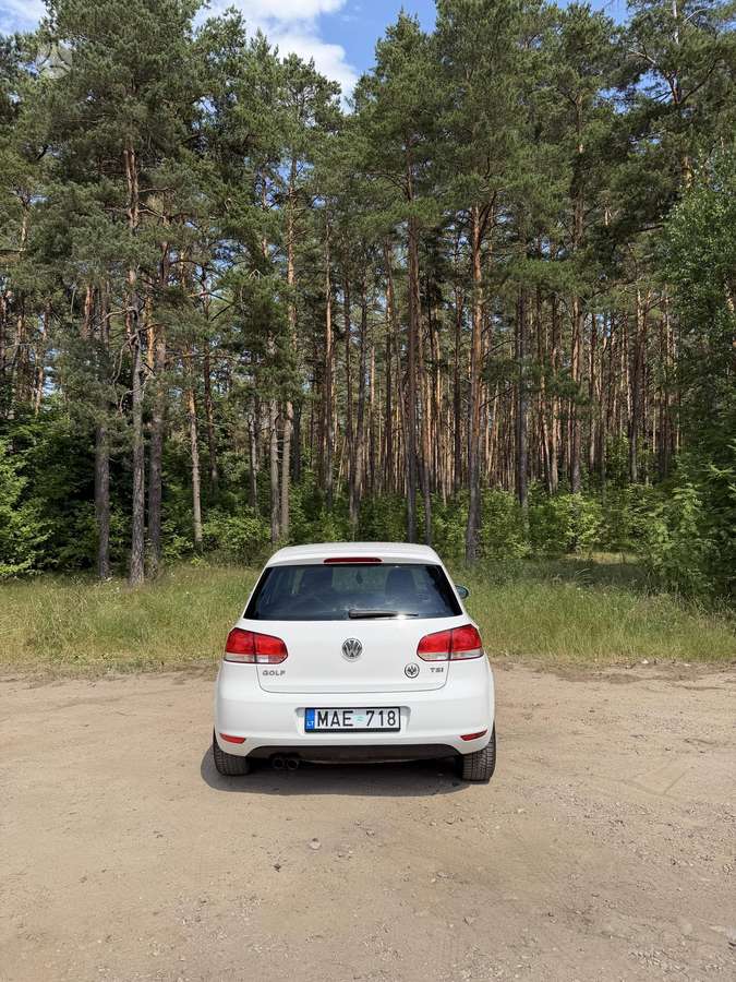 Volkswagen Golf - 10