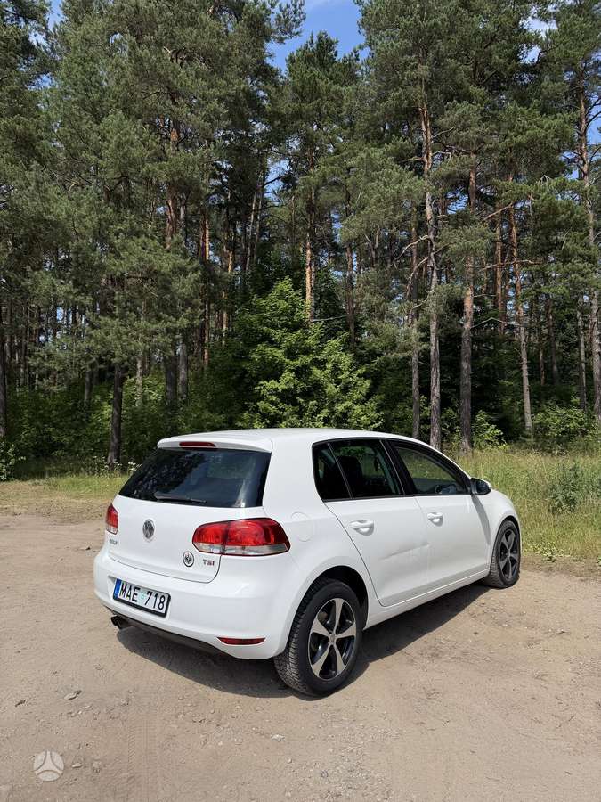 Volkswagen Golf - 11