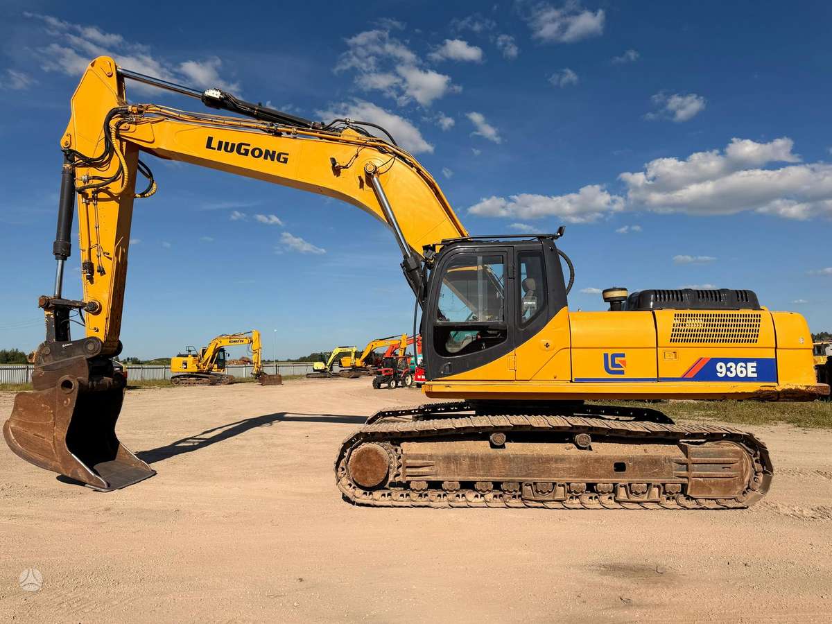 LIUGONG CLG 936 E ( komatsu ), excavator