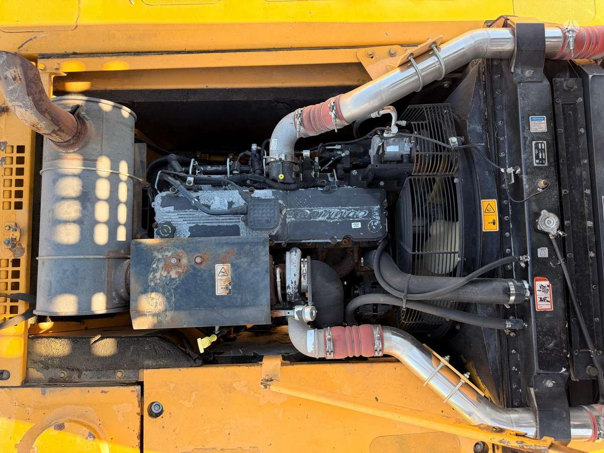 LIUGONG CLG 936 E ( komatsu ), excavator