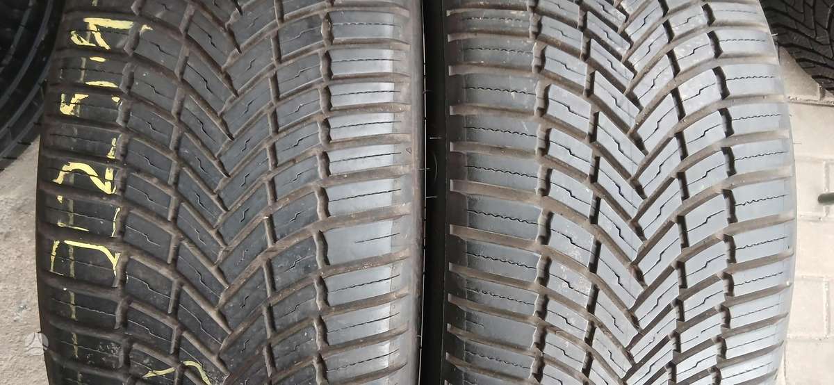 Bridgestone, all-season 225/40 R19