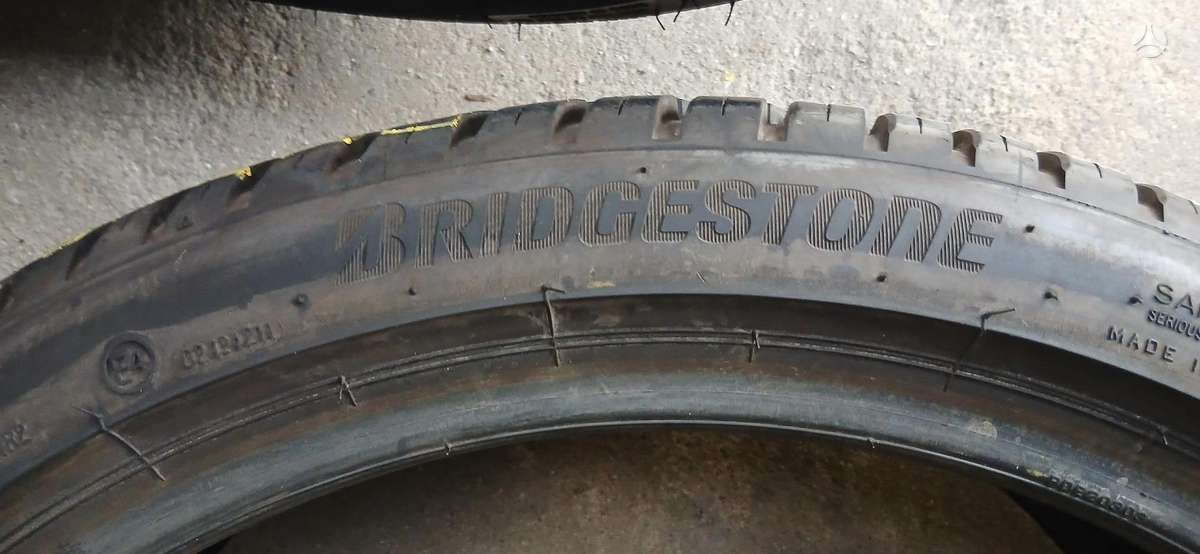 Bridgestone, universalios 225/40 R19