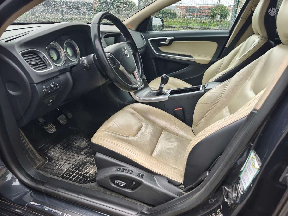 Volvo V60 - 11