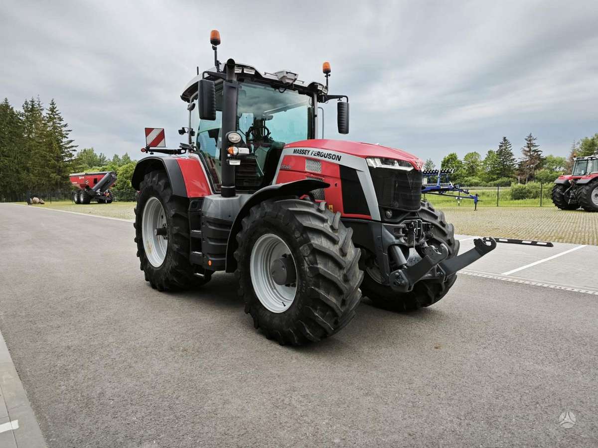 Massey Ferguson 8S.265, traktoriai