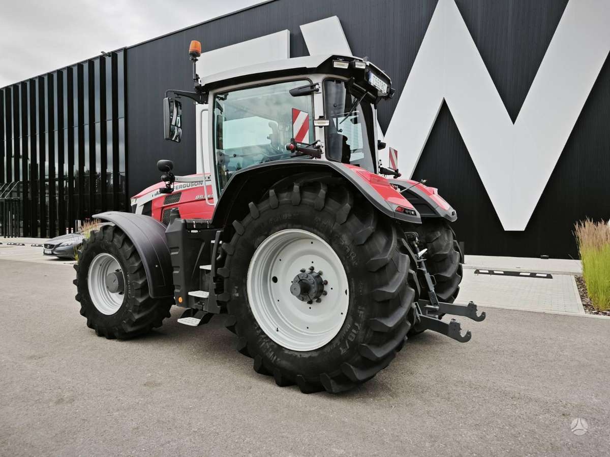 Massey Ferguson 8S.265, traktoriai