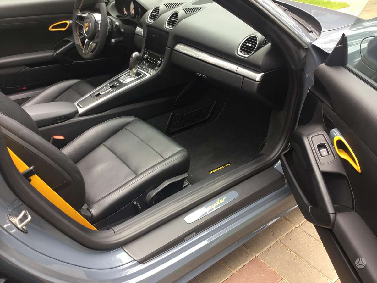 Porsche Boxster - 9