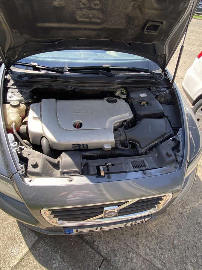 Volvo S40, 2.4 l., Седан