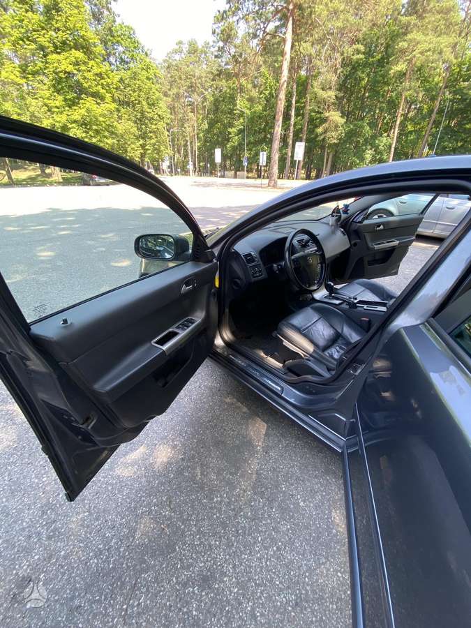 Volvo S40, 2.4 l., Седан