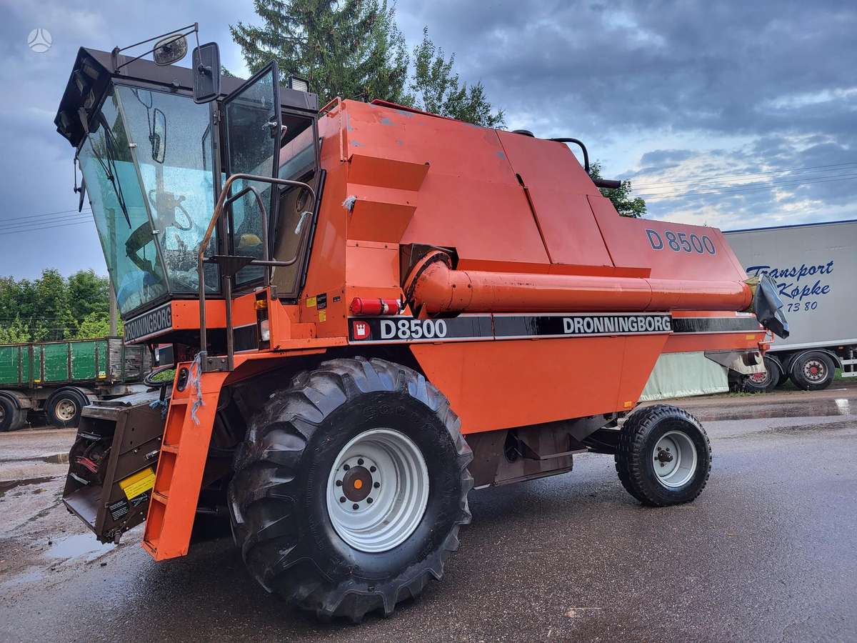 Dronningborg DB8500, kombaini