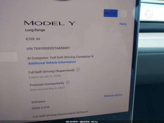 Tesla Model Y, 82 kWh, mpv / minivan