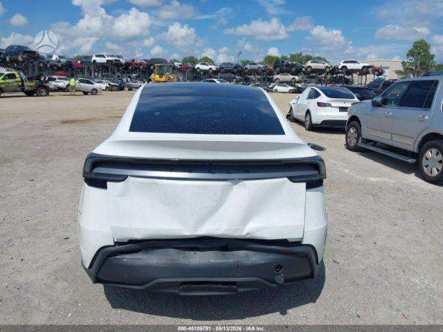 Tesla Model Y, 82 kWh, mpv / minivan