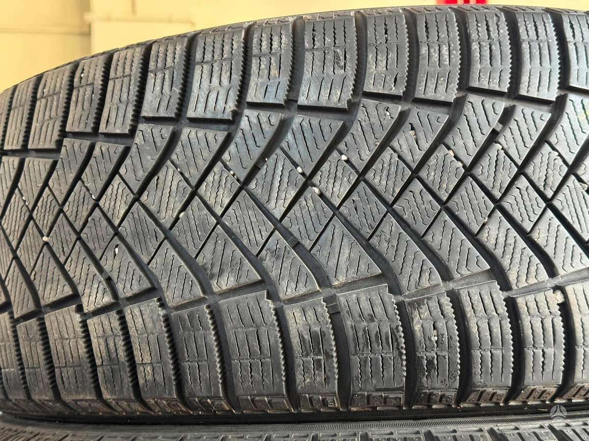 Pirelli WINTER ICE ZERO FR, зимние 235/60 R18
