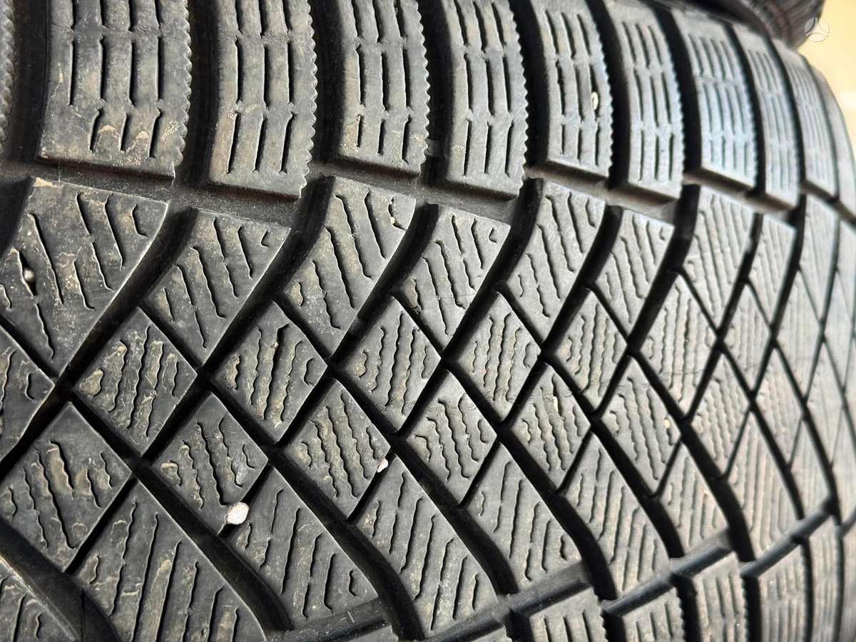 Pirelli WINTER ICE ZERO FR, зимние 235/60 R18