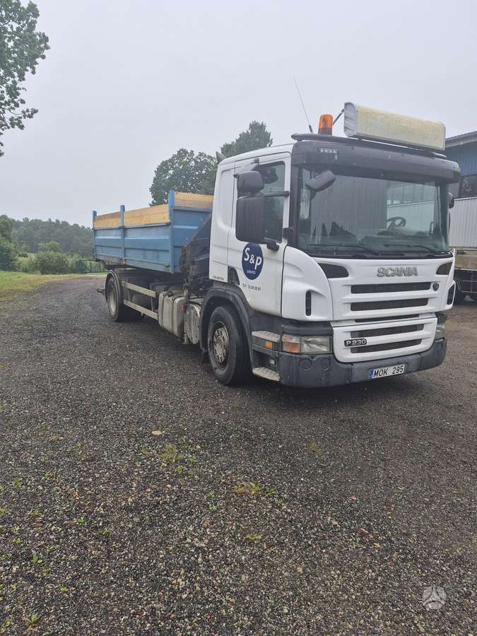 Renault Scania, savivarčiai su kranu