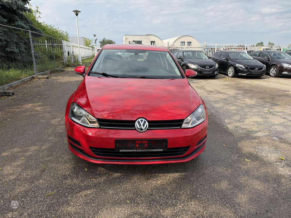 Volkswagen Golf - 2