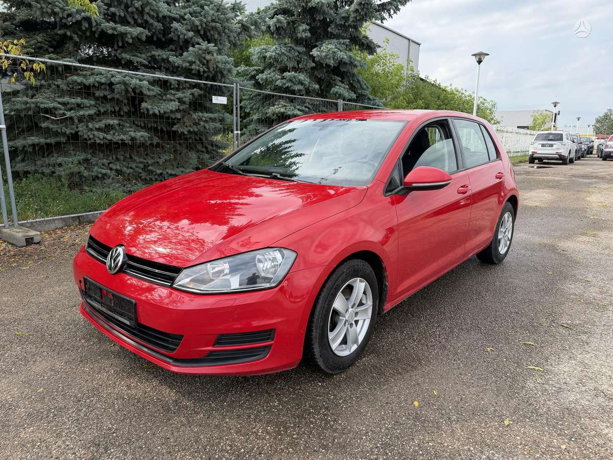 Volkswagen Golf - 1