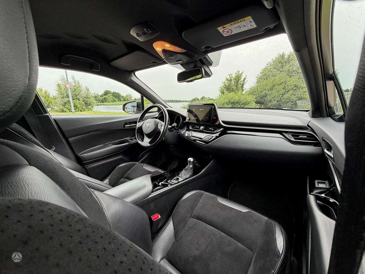 Toyota C-HR - 8