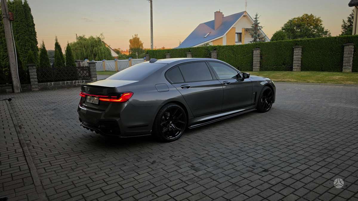 BMW 750, 4.4 l., Лимузин
