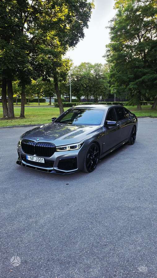BMW 750, 4.4 l., Лимузин