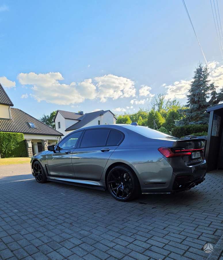 BMW 750, 4.4 l., Лимузин