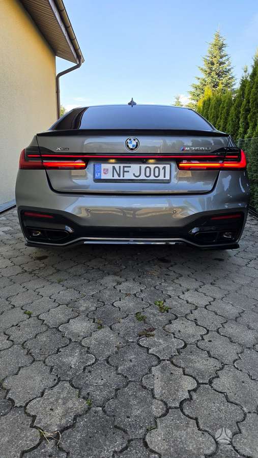 BMW 750, 4.4 l., Лимузин