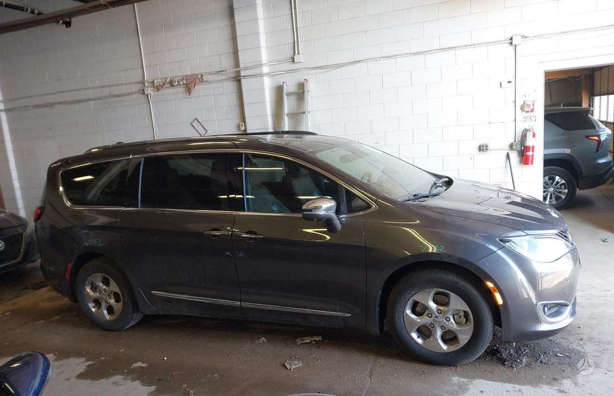 Chrysler Pacifica, 3.6 l., Минивэн
