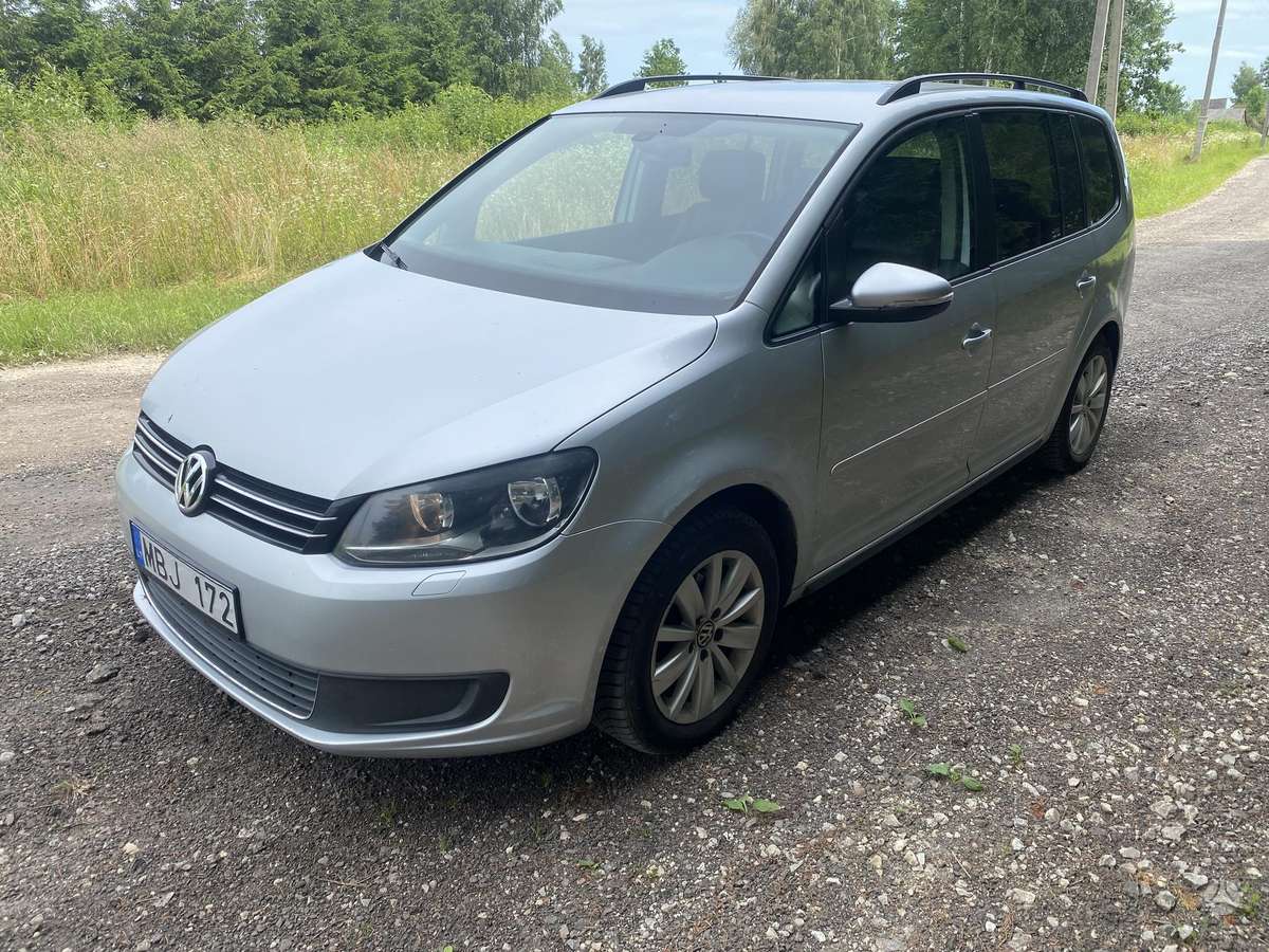Volkswagen Touran - 4