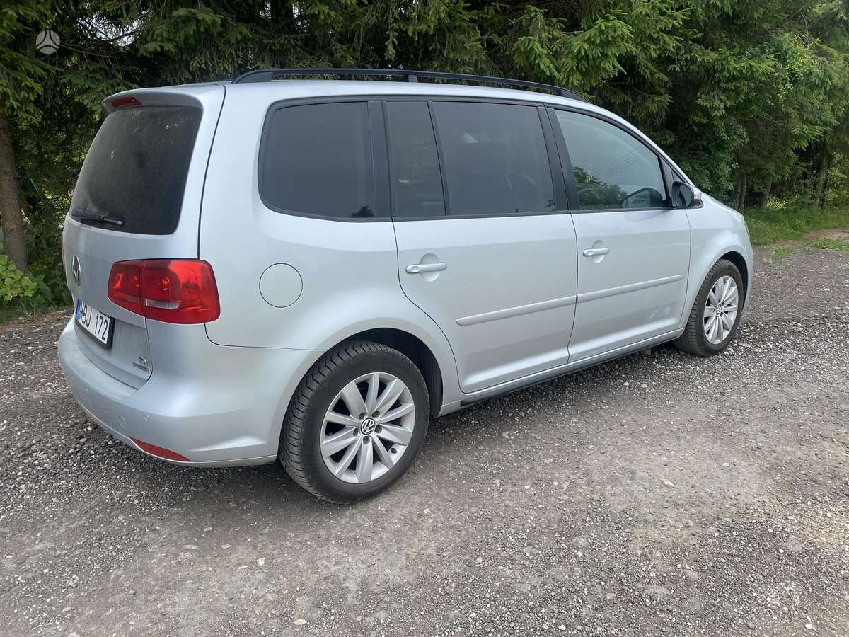 Volkswagen Touran - 8