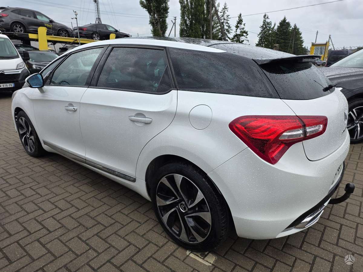 Citroen DS5, 2.0 l., hatchback