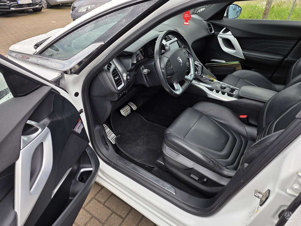 Citroen DS5, 2.0 l., hatchback