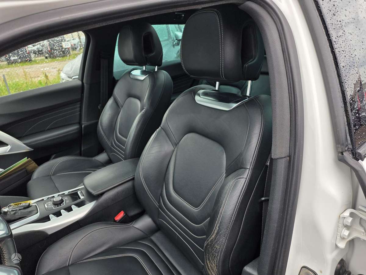 Citroen DS5, 2.0 l., hatchback