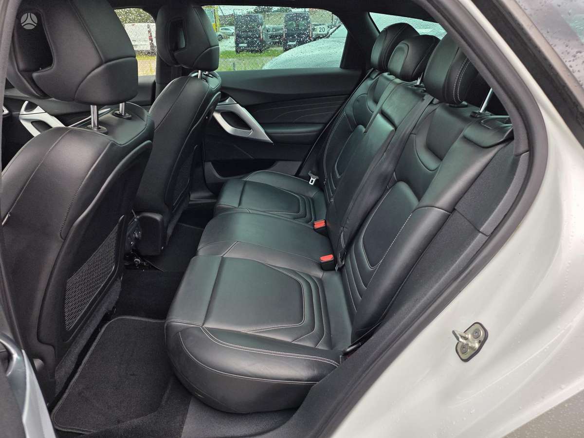 Citroen DS5, 2.0 l., Хэтчбек