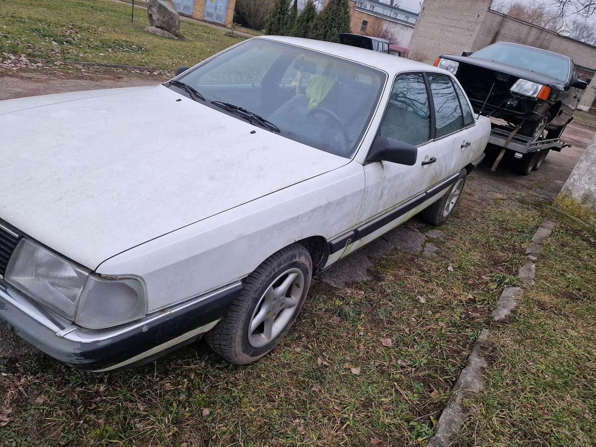 Audi 100, 2.2 l., Седан