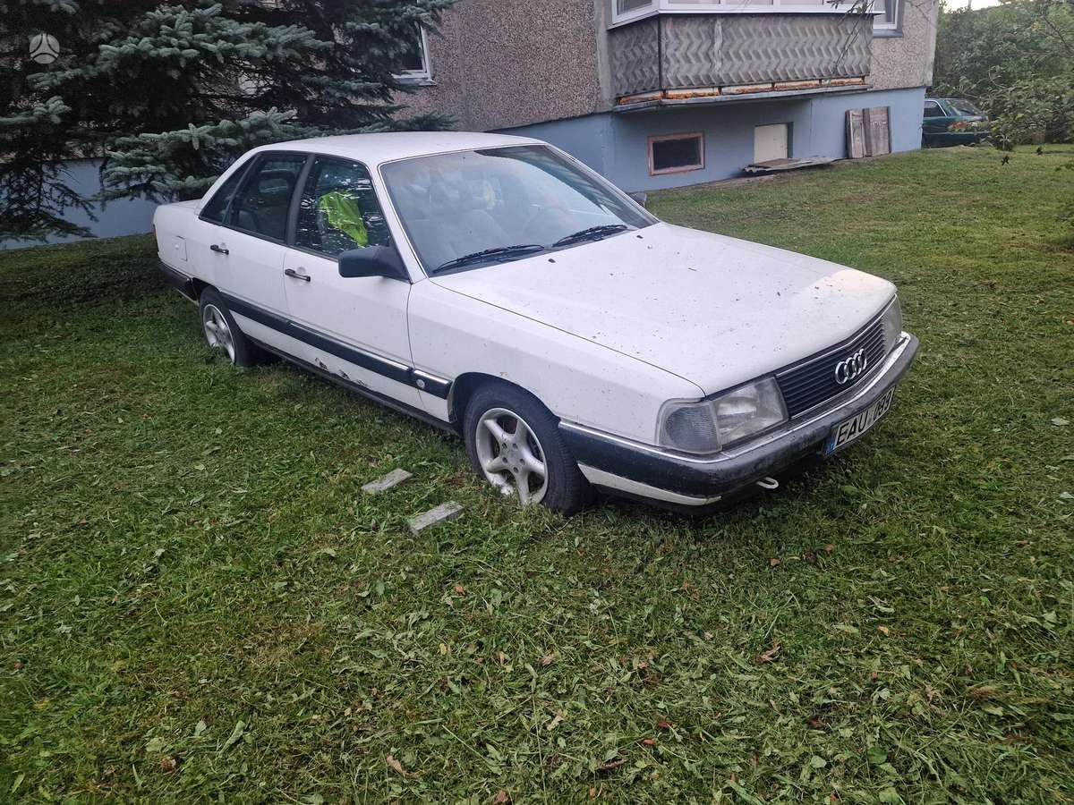 Audi 100, 2.2 l., Седан