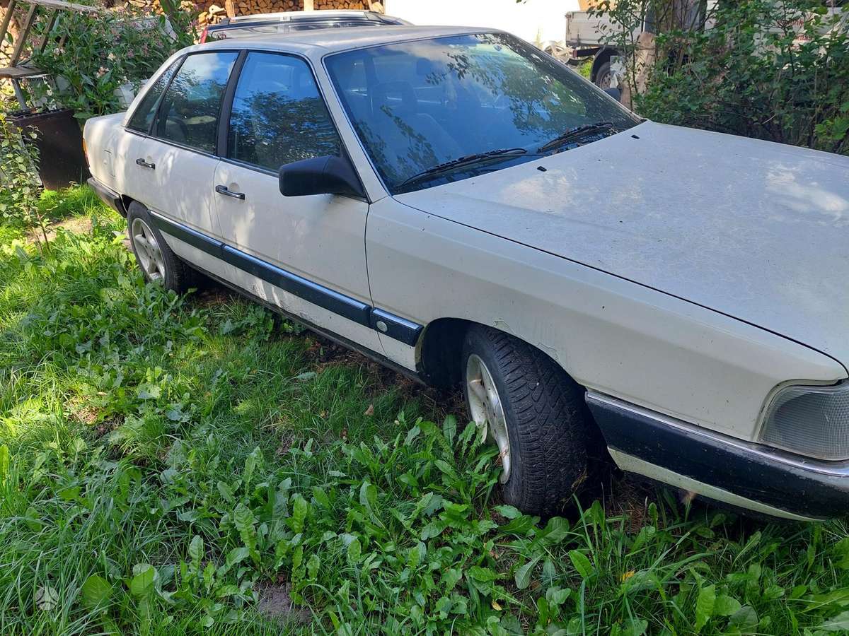 Audi 100, 2.2 l., Седан