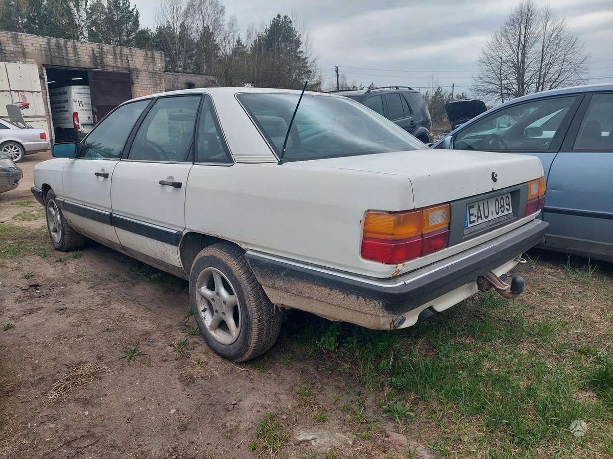 Audi 100, 2.2 l., Седан