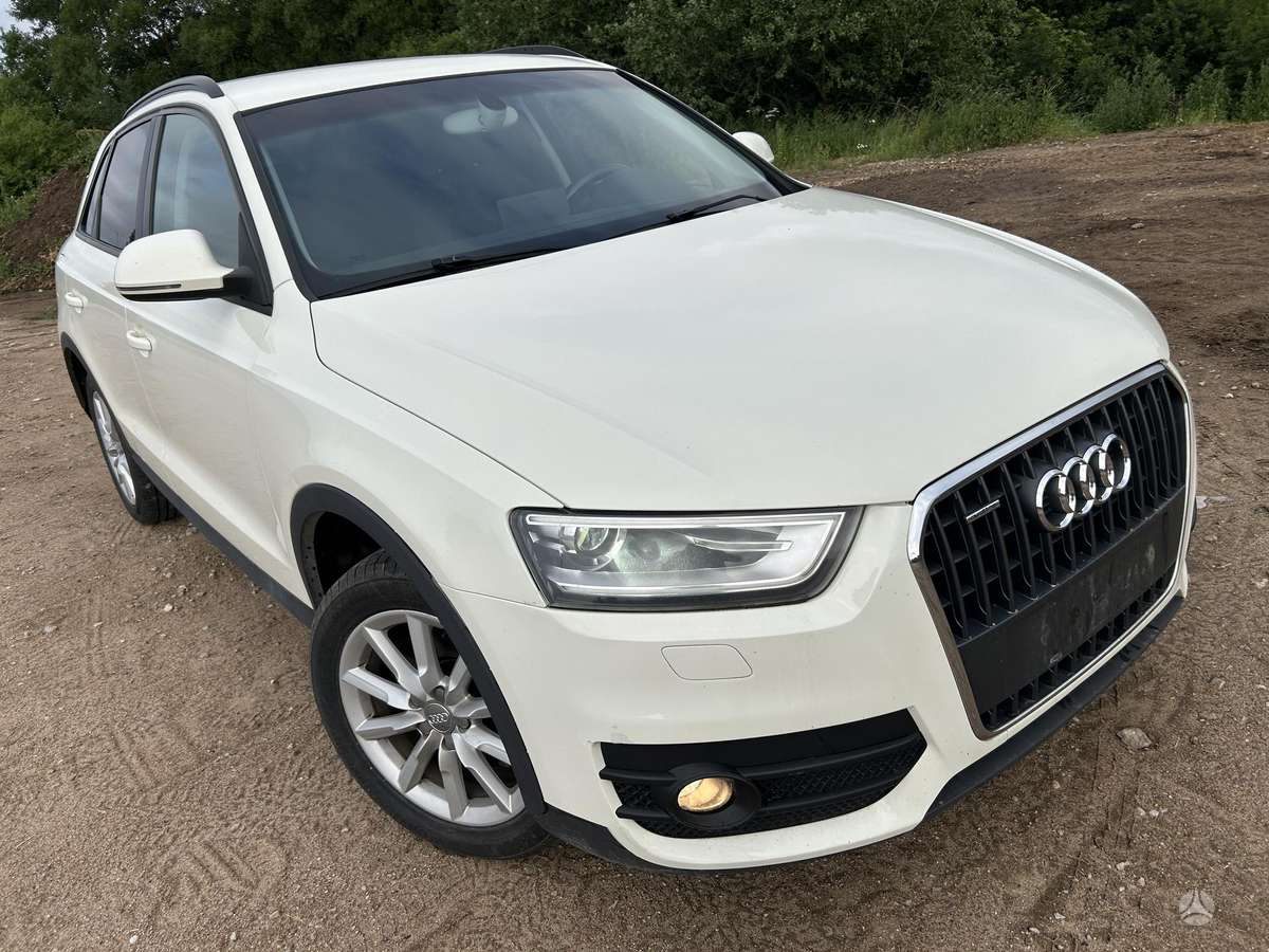 Audi Q3, 2.0 l., Минивэн