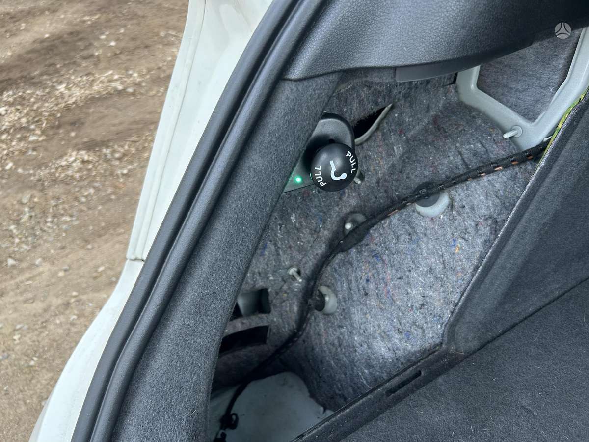 Audi Q3, 2.0 l., mpv / minivan