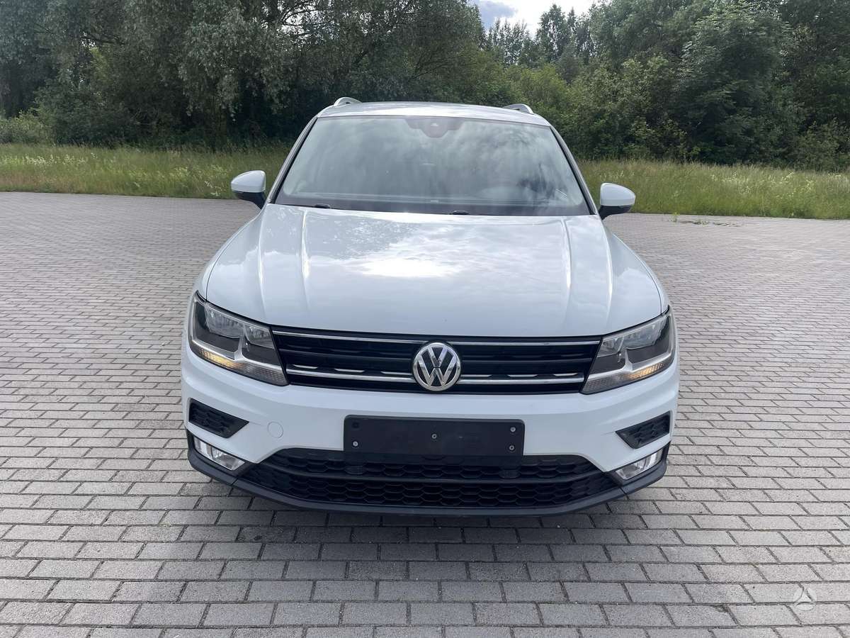 Volkswagen Tiguan - 2