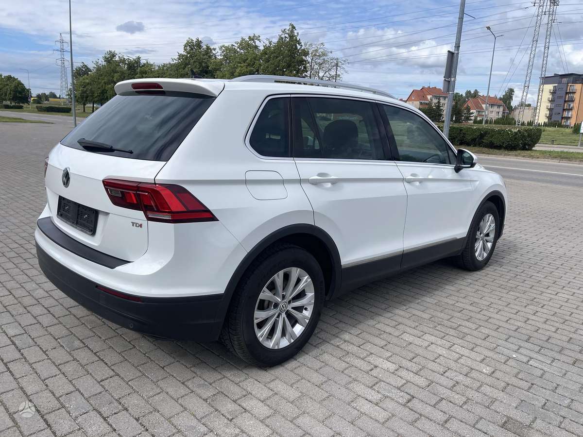 Volkswagen Tiguan - 5