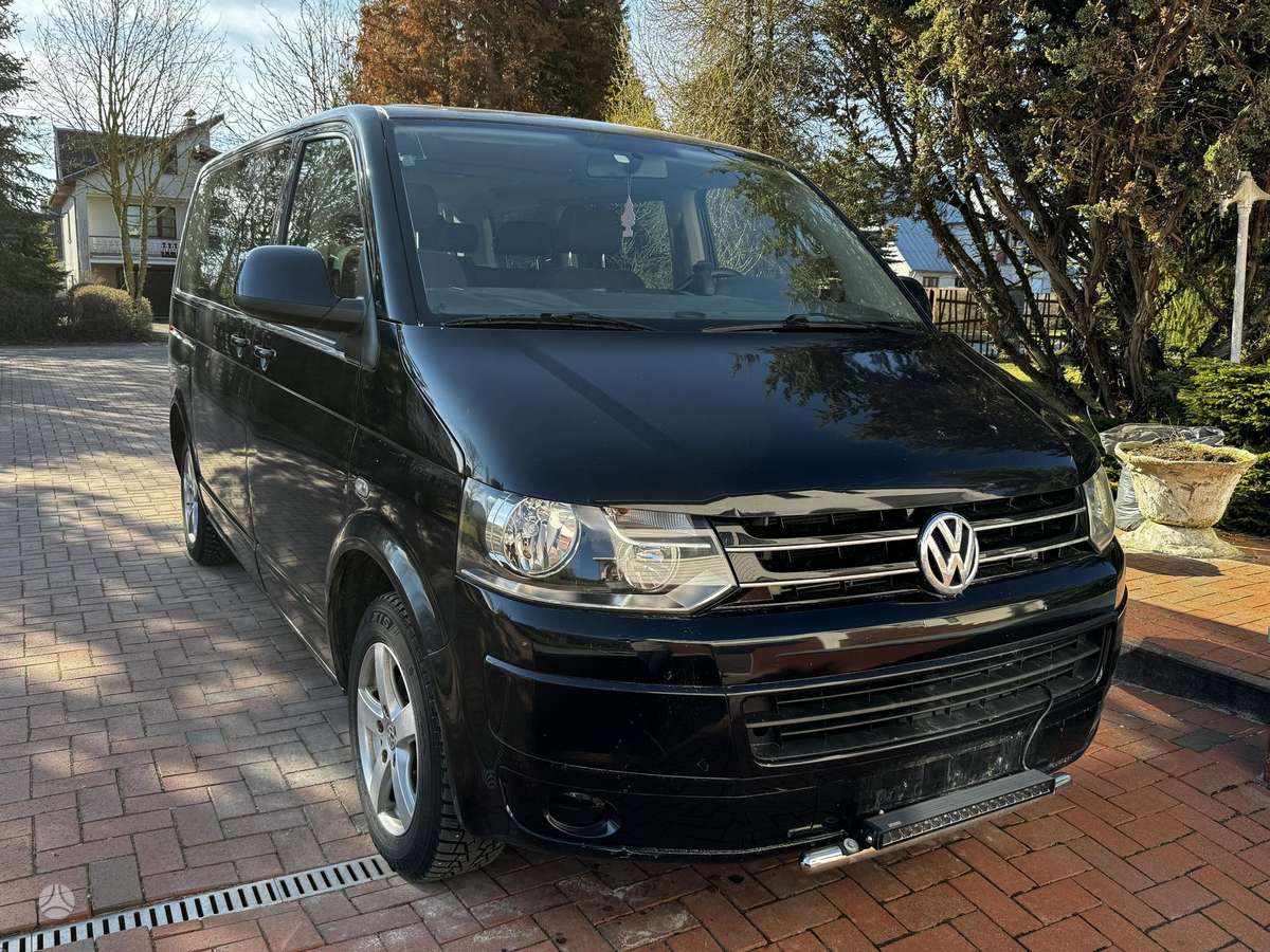 Volkswagen Caravelle - 1
