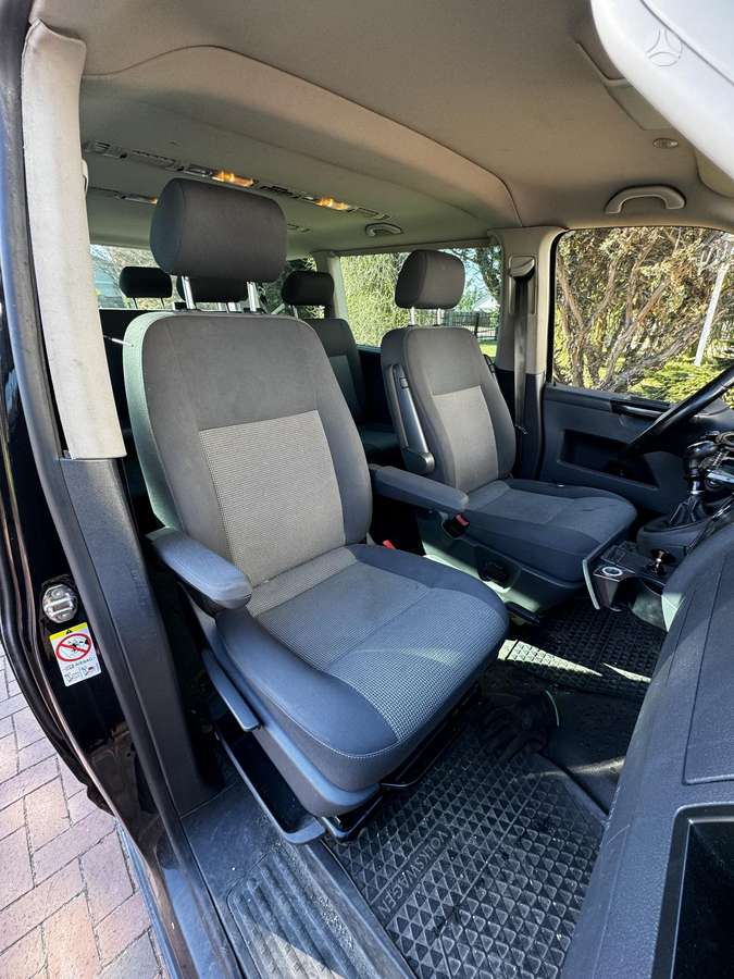 Volkswagen Caravelle - 8