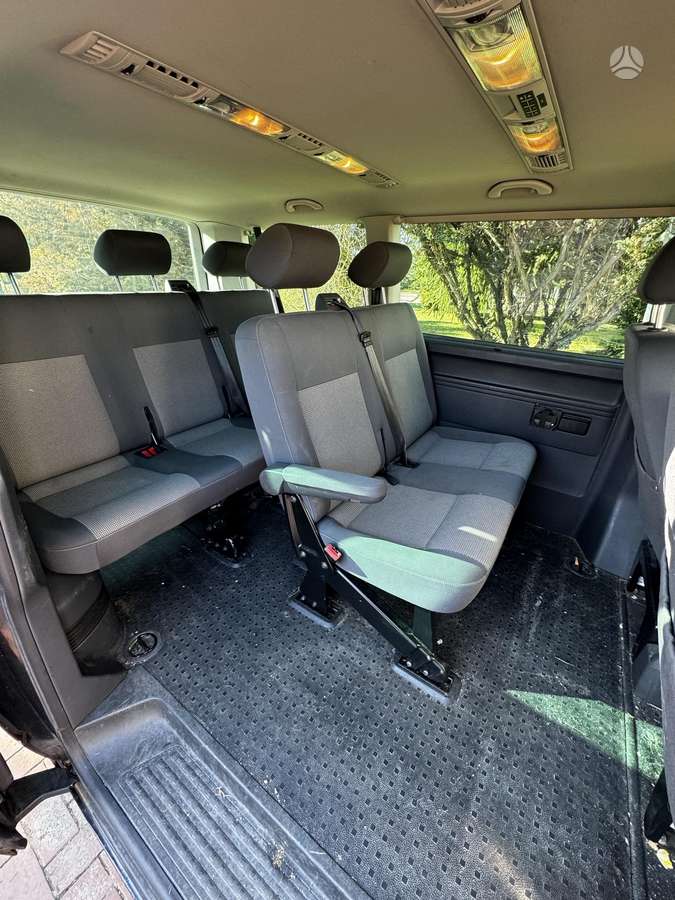 Volkswagen Caravelle - 10