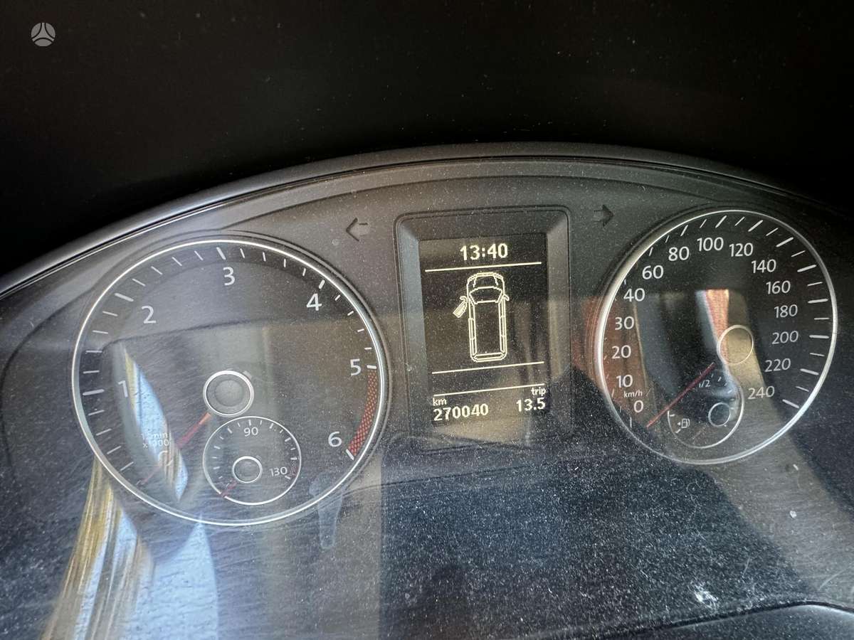 Volkswagen Caravelle - 12