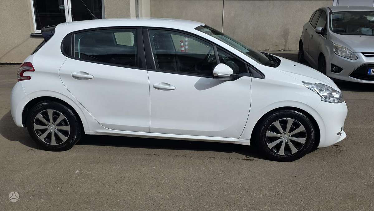 Peugeot 208 - 2