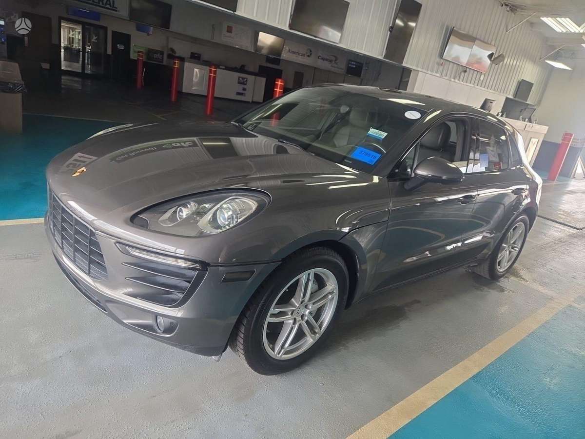 Porsche Macan - 1